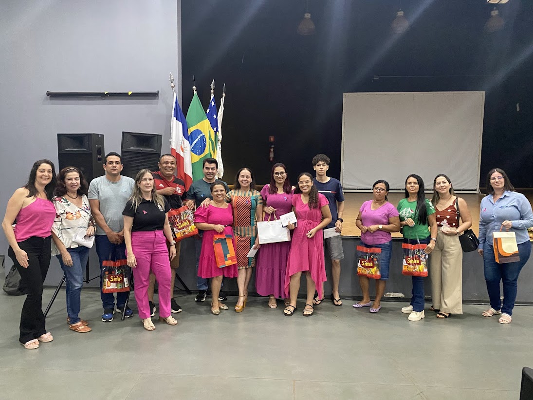 Ao final da palestra ocorreu o sorteio e entrega de inúmeros brindes